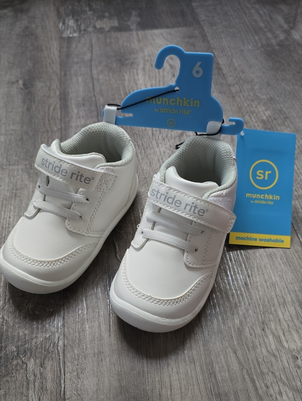 NWT! Stride Rite White Munchkin Toddler Sneakers - Size 6